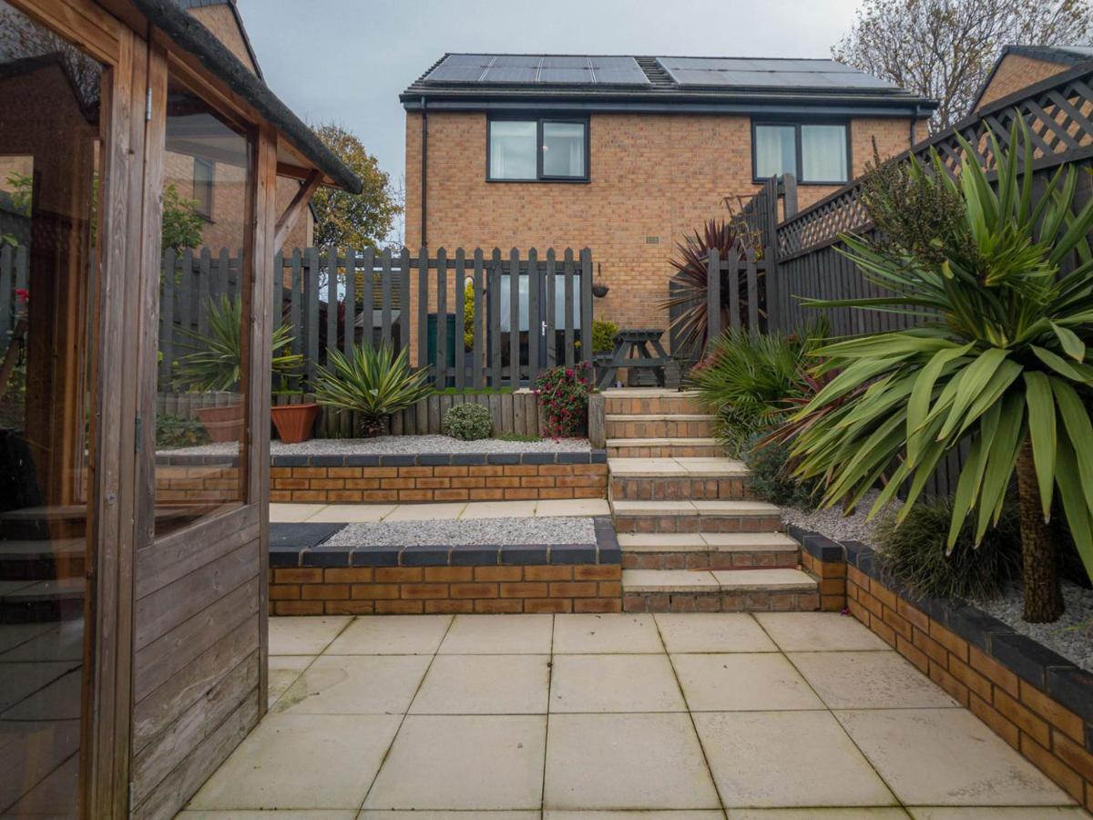 ノッティンガム Modern 2 Bed House With Parking And Gardenヴィラ エクステリア 写真